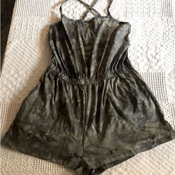 CCX forest green romper with pockets and adjustable straps XXXS-12 - Picture 3 of 6
